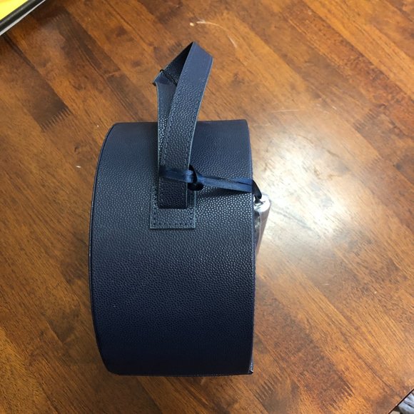 Elemis Luxury Hard Make Up/Travel Case - Picture 6 of 6